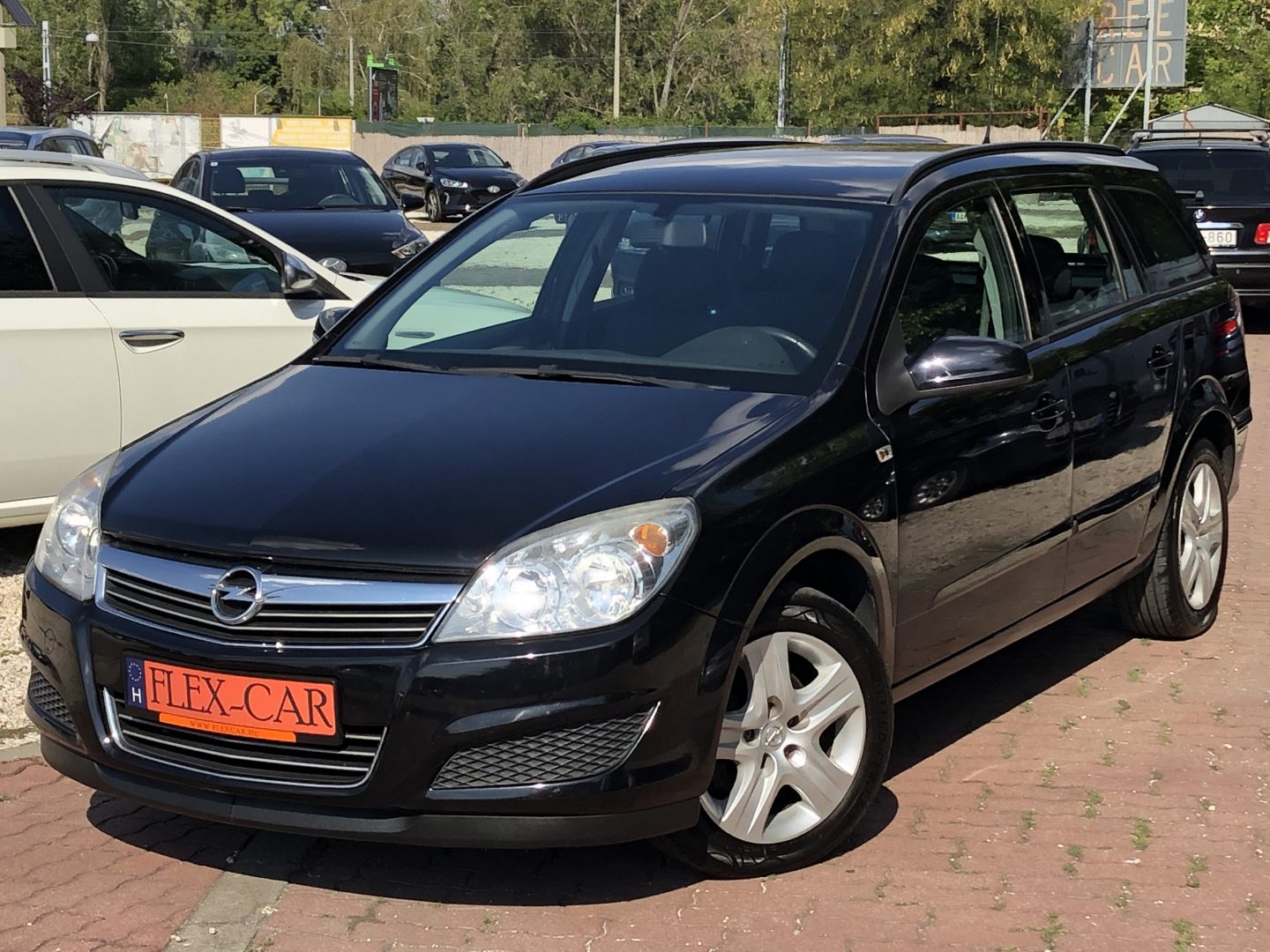 OPEL ASTRA Caravan 1.6 Essentia VONÓHOROG-TEMPOMAT-VEZETETT SZERVIZKÖNYV-KLÍMA!